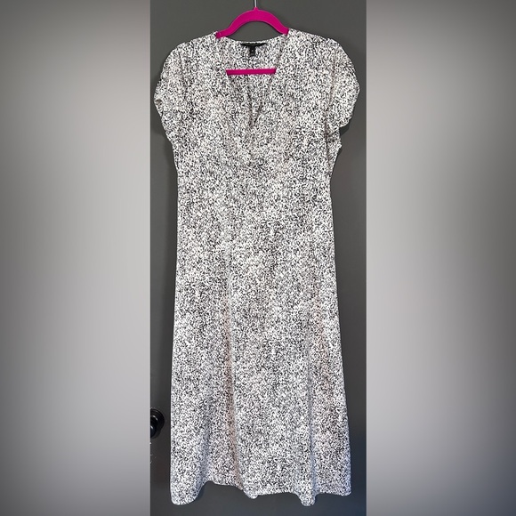 NWOT Banana Republic Black and Cream Midi Dress (M) - Picture 1 of 5